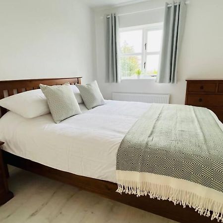 Private Apartment One On Lough Corrib, Oughterard 戈尔韦 外观 照片