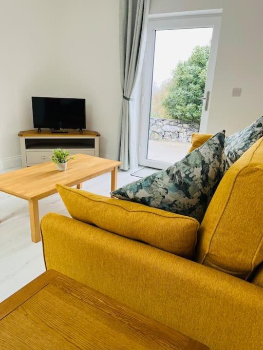Private Apartment One On Lough Corrib, Oughterard 戈尔韦 外观 照片