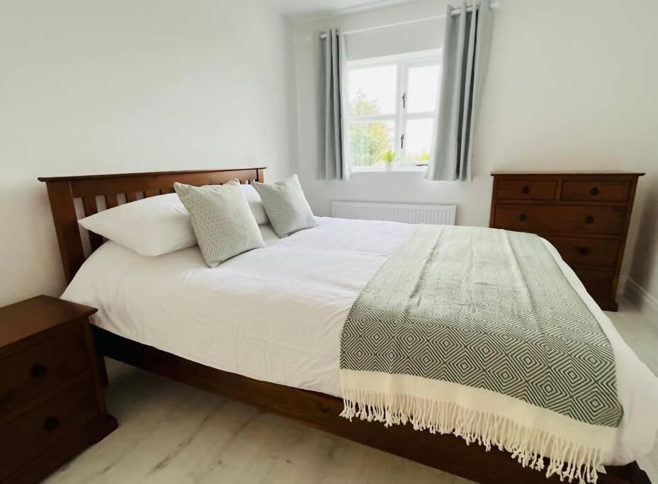 Private Apartment One On Lough Corrib, Oughterard 戈尔韦 外观 照片